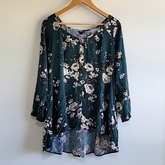 Torrid 2 Floral Flowy Shirt - Picture 1 of 5